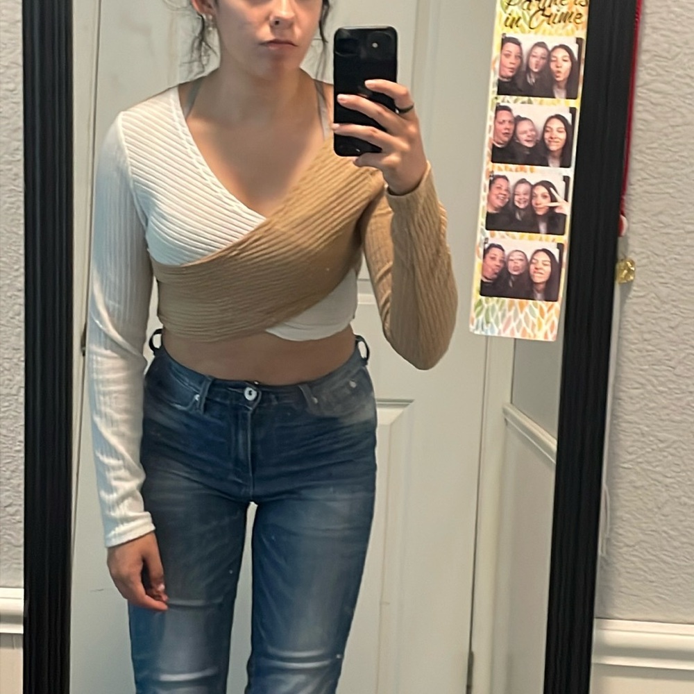 Cross long sleeve crop top